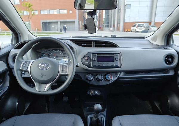 Toyota Yaris cena 36400 przebieg: 111700, rok produkcji 2020 z Szczecin małe 56